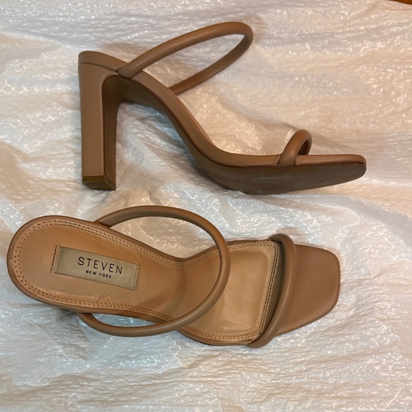 Steve Madden Shoes - Steve Madden Nude Tan Strappy Block Heel Sandals